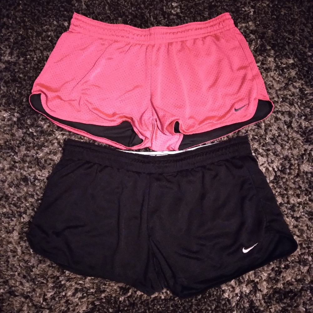 Women's 2 piece Nike shorts lot size medium